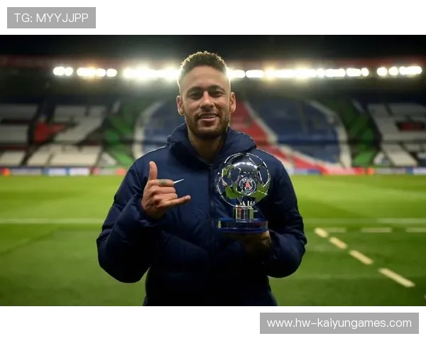 内马尔与少年合唱一首歌，纯真画面收获百万点赞